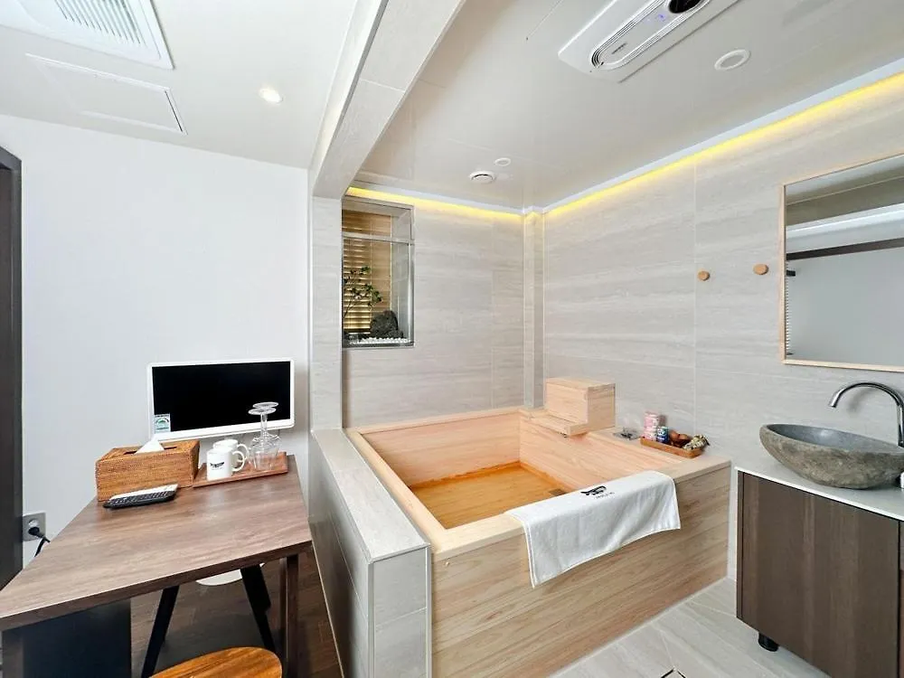 Affittacamere Hotel Whalero Gimpo Airport Seul