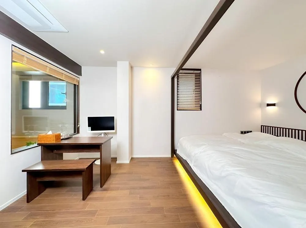 Affittacamere Hotel Whalero Gimpo Airport Seul